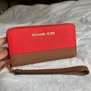 Michael Kors Zippered Wristlet Wallet